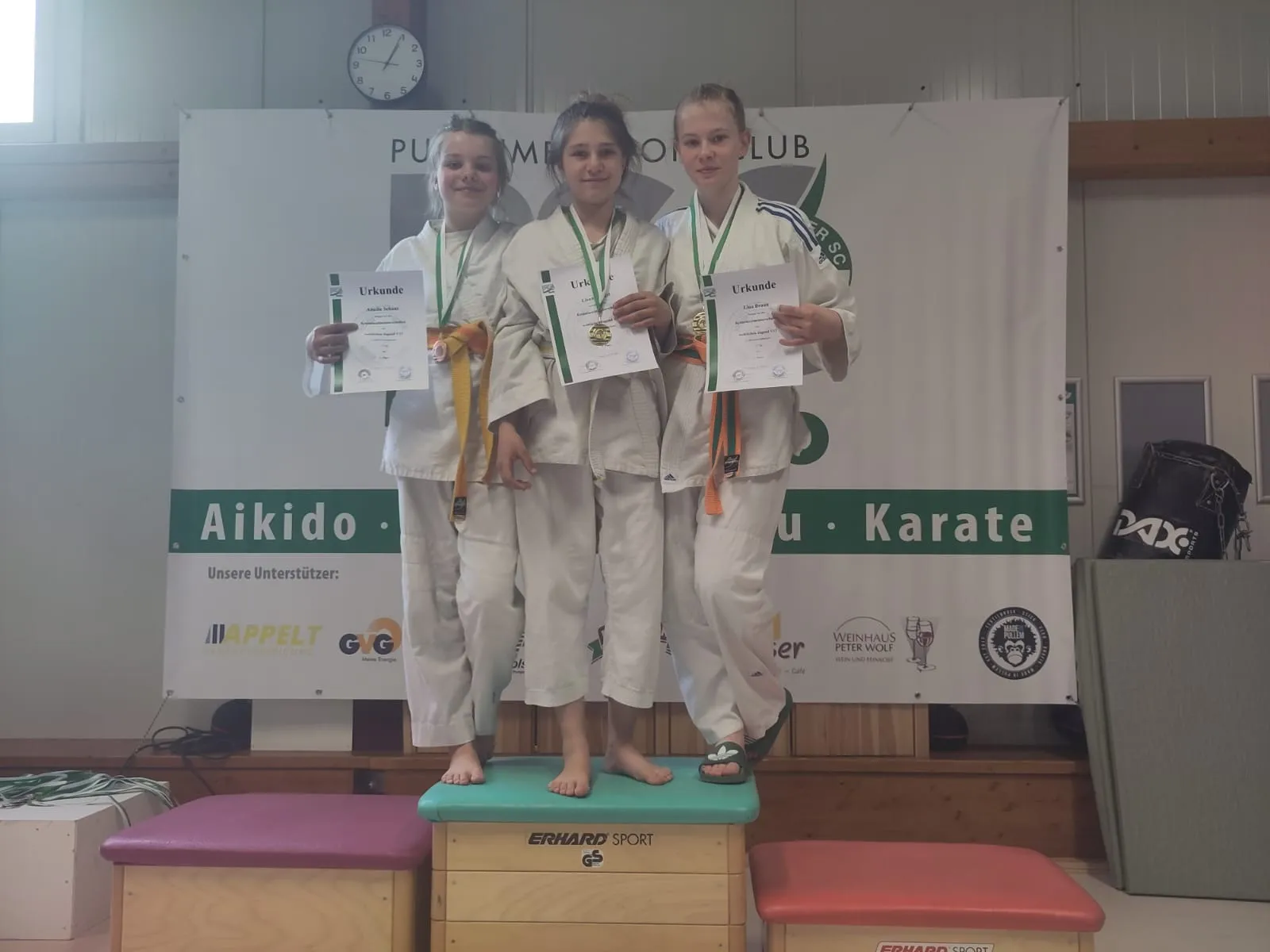 Amelie, Lisann und Lina beim Gruppenbild auf der Kreiseinzelmeisterschaft