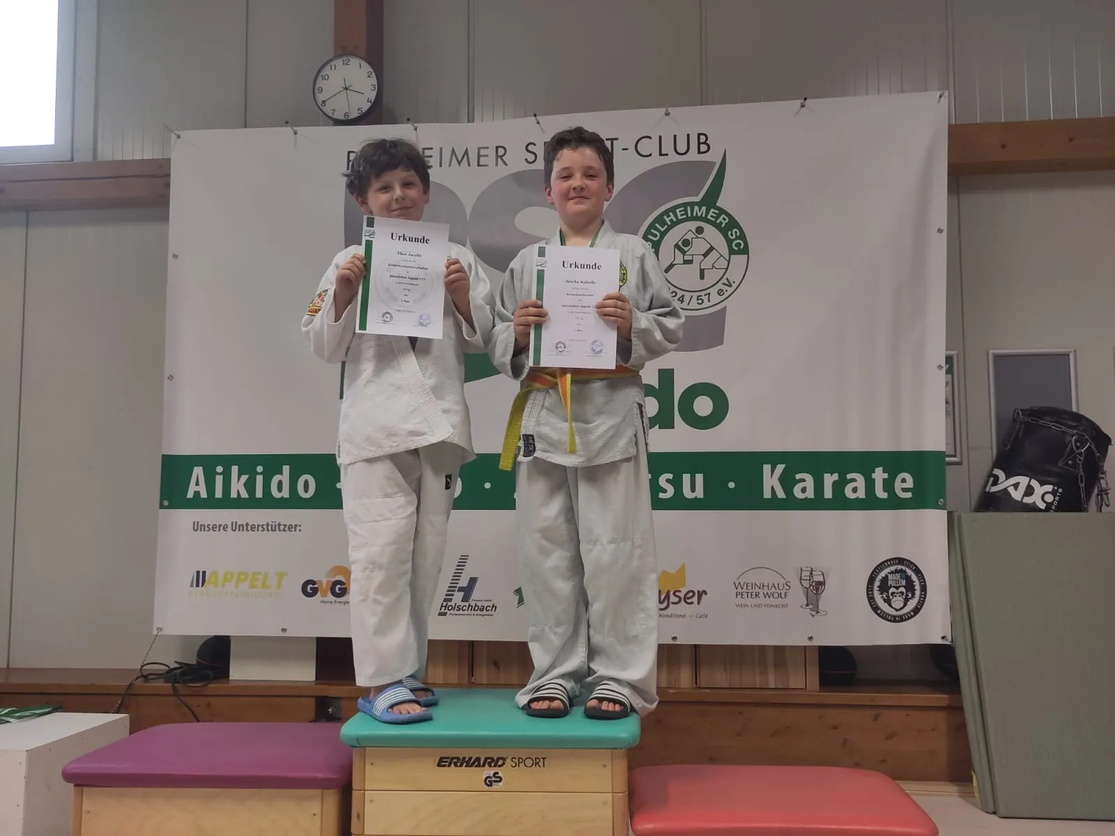 Joscha und Theo beim Gruppenbild